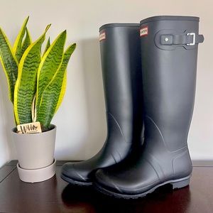 Hunter Women’s Original Tall Black Boots size 10
